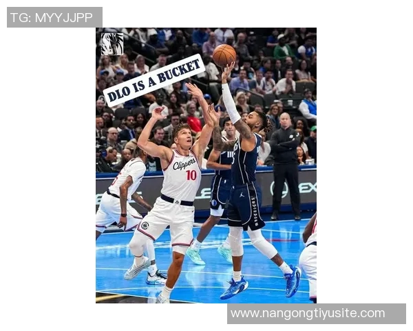 浓眉背靠背砍下30创独行侠生涯新高表现引发热议 浓眉背靠背砍下30创独行侠生涯新高表现引发热议