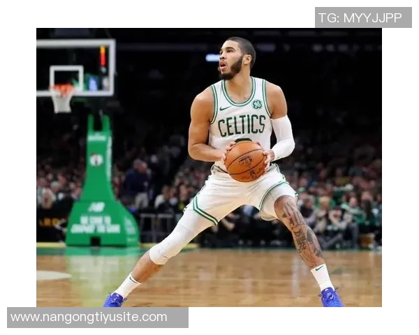 格里芬分析塔图姆复出时间10个月与16个月对伤病风险的影响 格里芬分析塔图姆复出时间10个月与16个月对伤病风险的影响